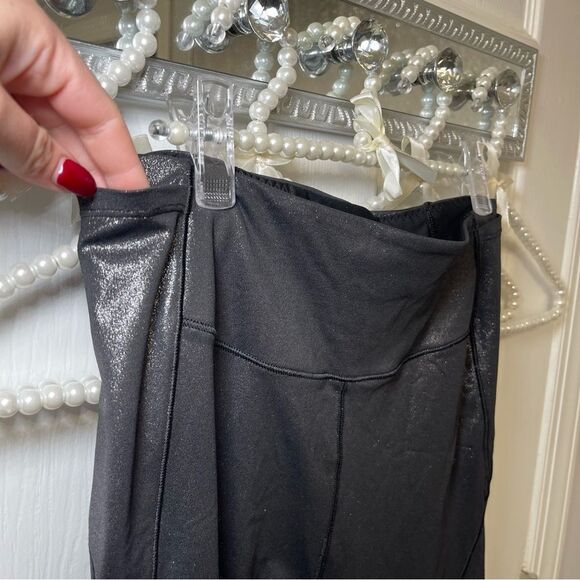 Victoria’s Secret Shimmer Leggings - Picture 4 of 8